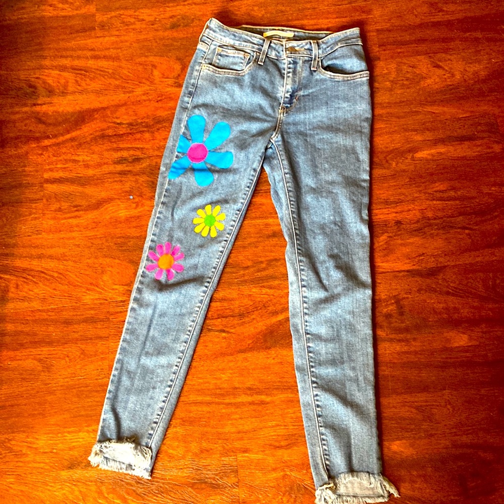 Custom hand painted Levi size 27. Flowers love and peace. HIgh Rise skinny.